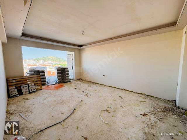 ALTI BLOKLU SİTE İÇERİSİNDE KOMPLE AÇIK MANZARALI 2+1 DAİRE.