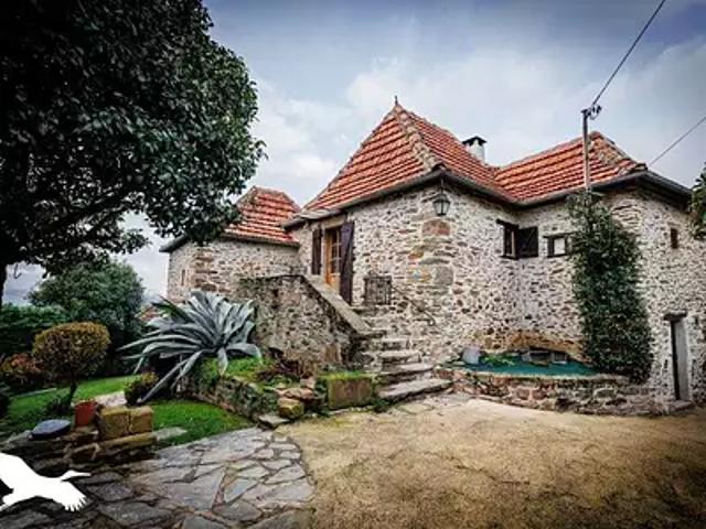 Altillac 19120 Achat / Vente maison 5 pièces t5 parking