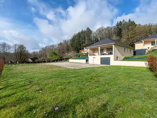 Altillac 19120 Achat / Vente maison 6 pièces t6 au dernier étage terrasse