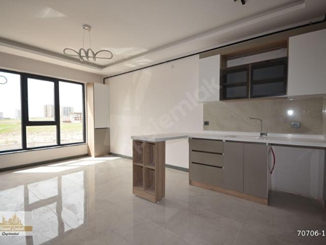 ALTINŞAH EMLAK'TAN SİTE İÇERİSİNDE 1+1 SIFIR DAİRE