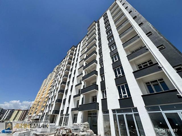 ALTIN CADDEERKİLET'TE SATILIK 2+1