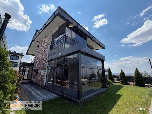 ALTIN CADDETABLAKAYA SATILIK LÜKS VİLLA