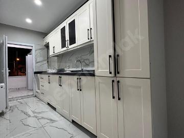 ALTINŞEHİR DE KİRALIK 2+1 BALKONLU YÜKSEK GİRİŞ