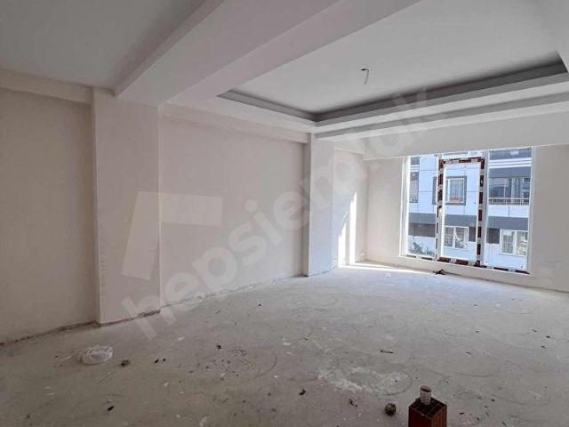 ALTINŞEHİR'DE 2+1 SATILIK ÖN CEPHE 95 M2 ARAKAT DAİRE