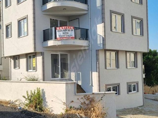 ALTINOVA TOPAĞAÇ'TA DENİZ MANZARALI LÜKS 1+1GENİŞ BALKONLU