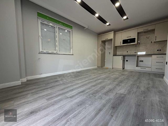 ALTINOVA'DA ARA KATTA BALKONLU SIFIR 2+1 DAİRE