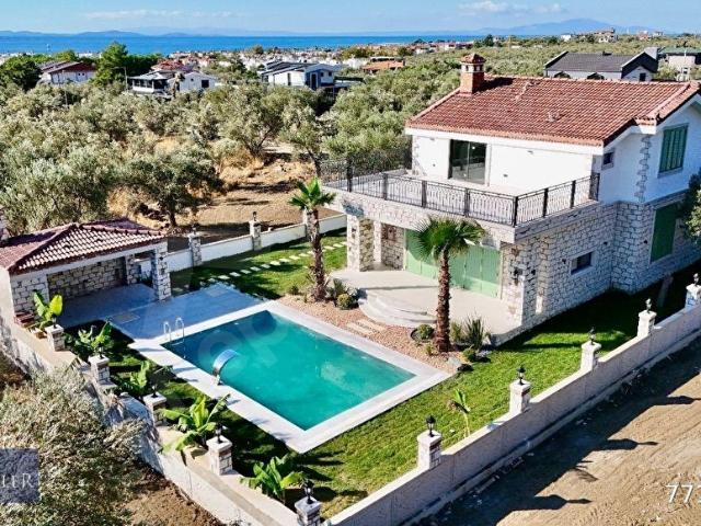 ALTINOLUKTA 650M2 ARSA İÇİNDE ÖZEL HAVUZLU TAŞ VİLLA