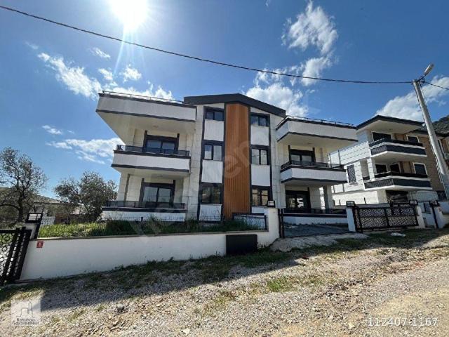 ALTINOLUK KAZDAĞI ETEKLERİNDE MÜSTAKİL GARAJLI BAHÇELİ AÇIK OTOPARKLI 4+1 SIFIR LÜX TRİBLEX VİLLA