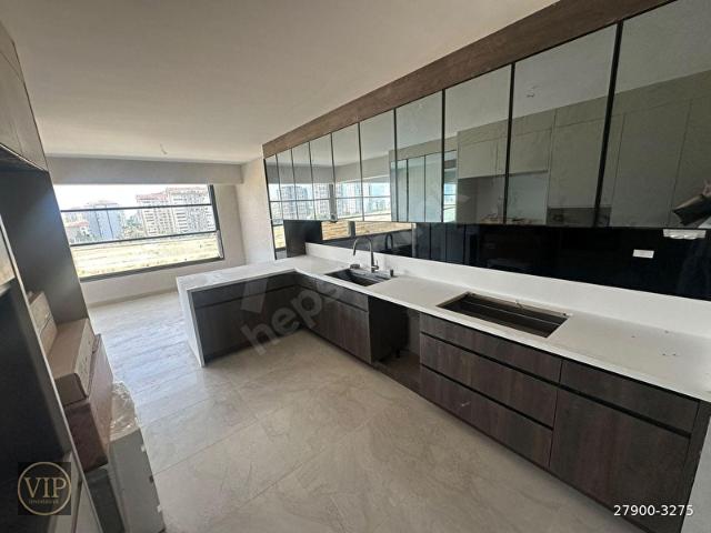 ALTINDORUK SİTESİNDE ULTRA LÜKS 4+1 SATILIK DAİRE