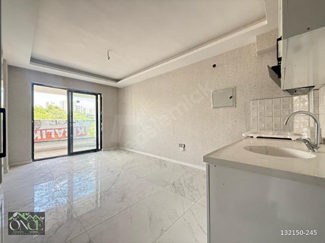 ALTINEVLER ANA CADDE ÜZERİ GENİŞ TİP 1+1 DAİRE