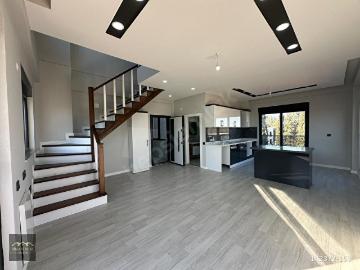 ALTINKALE'DE 1016 m BAHÇELİ BUTİK SİTEDE LÜKS 2+1 DUBLEKS NET:110 m2