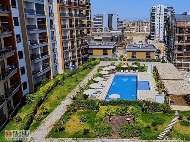 ALTINTAŞ'IN MERKEZİNDE İSKANLI SIFIR HAVUZ MANZARALI 3+1 VİLLA