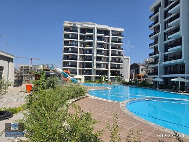 ALTINTAŞTA HAVUZLU LÜX SİTEDE SIFIR EŞYALI 1+1 KİRALIK ARA KAT DAİRE