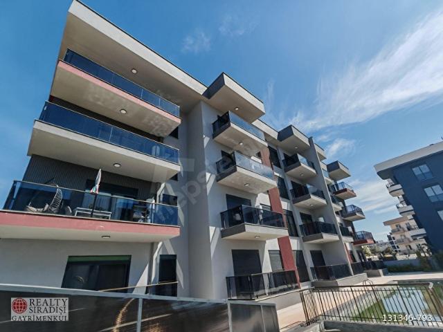 ALTINTAŞ'TA SIFIR KAPALI OTOPARKLI GÜNEY CEPHE 2+1 DAİRE