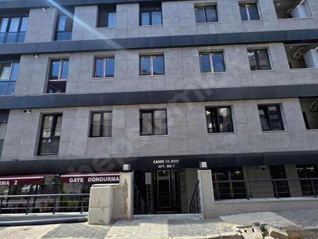 ALTINTEPE'DE SIFIR, KAPALI MUTFAKLI VE GENİŞ TERASLI PREMİUM 2+1 DAİRE