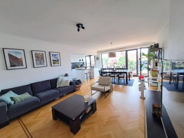 Altitude 100 Apartment + garage