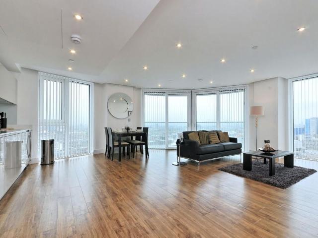 Altitude Point, Alie Street, Aldgate, London E1, 2 bed flat to rent, £3,650 pcm | PrimeLocation