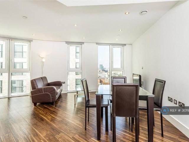 Altitude Point, London, E1 1 bed flat to rent £3,029 pcm £699 pw