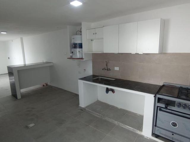 ALTMIR CASA EN ALQUILER 2 DORMITORIO + COCHERA