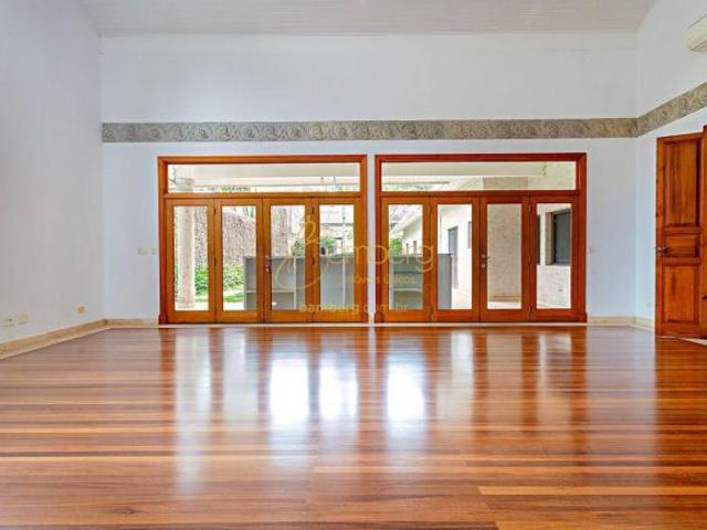 Alto da Boa Vista, 610 m2 construídos, térrea, 5 dormitórios, 3 suítes, piscina