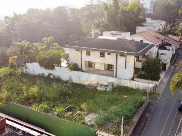 Alto da Boa Vista ótimo terreno de 1.020 metros em rua fechada com guarita