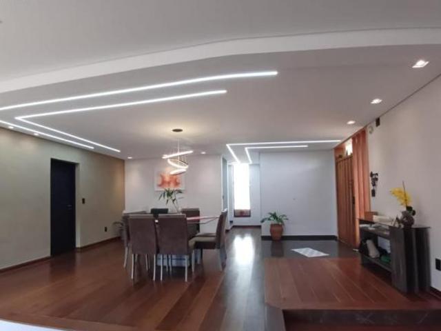 Alto Padrão para Venda em Bragança Paulista, Jardim Europa, 3 dormitórios, 1 suíte, 3 banheiros, 4 v