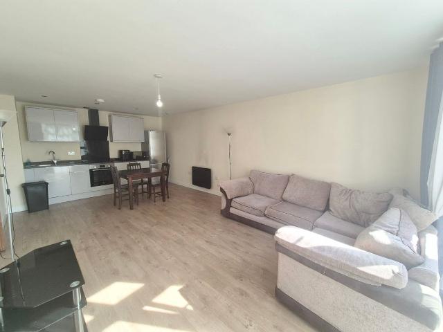 Altolusso, Cardiff CF10, 1 bed flat to rent, £1,100 pcm | PrimeLocation