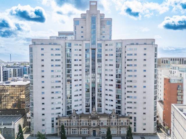 Altolusso, Bute Terrace, Cardiff City. 3 bed apartment to rent £1,995 pcm £460 pw