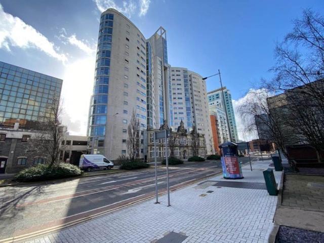 Altolusso House, Cardiff, 1 bed apartment to rent £1,150 pcm £265 pw