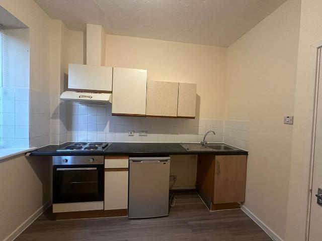 Alton Gardens, Luton LU1, Studio to rent, £800 pcm | PrimeLocation