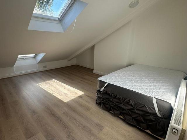 Alton Gardens, Luton 1 bed in a house share to rent £750 pcm £173 pw