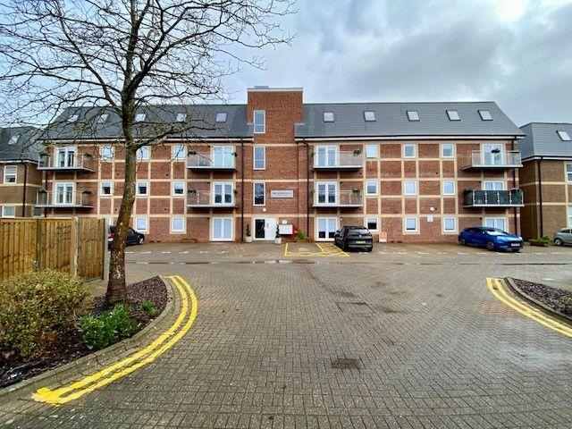 Alton Mews, Aylesbury HP19, 1 bed flat to rent, £1,100 pcm | PrimeLocation