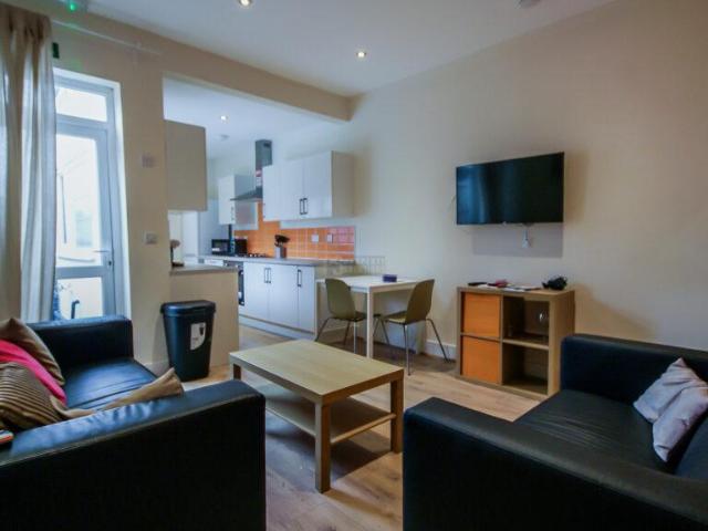 Alton Road, Birmingham B29 5 bed end of terrace house to rent £2,645 pcm £610 pw