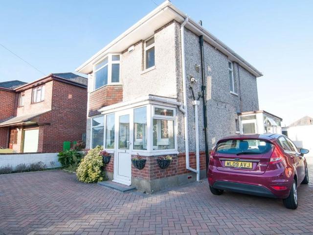 Alton Road, Bournemouth BH10, 4 bed detached house to rent, £1,900 pcm | PrimeLocation