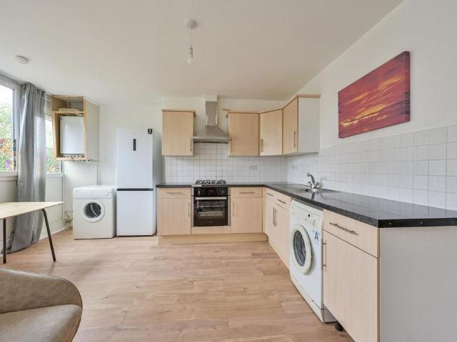 Alton Road, Putney, London, SW15 4 bed flat to rent £2,600 pcm £600 pw