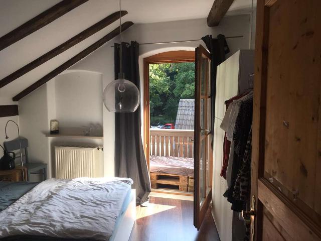 Altstadt: 2 Zimmer mit 2 Balkonen und Carport Stellplatz