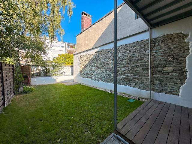 Altstadt: Bezugsfertiges Stadthaus mit Garten & Ausbaupotential