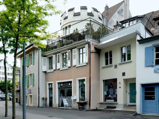 Altstadthaus mit Ladenlokal und vier Wohnungen