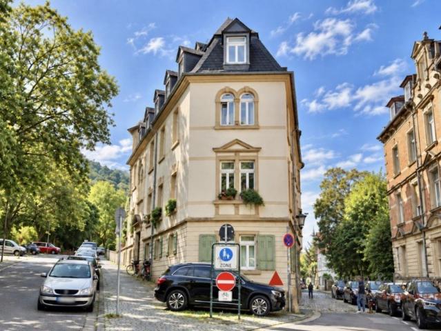 Altstadtjuwel mit Schloßblick 2 Zimmer Wohnung mit Einbauküche im Altbau