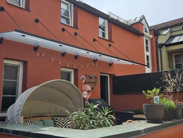 Altstadtviertel, 4 Zimmer Wohnung mit Terrasse, Keller, 2 TG Plätze, EBK, provisionsfrei