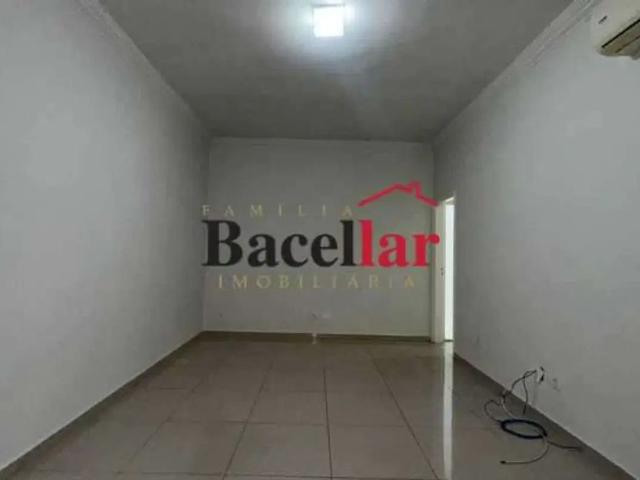 Aluga apartamento Tipo Garden com 3 quartos com 102, vaga no Flamengo