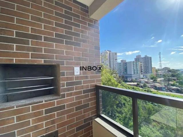 Aluga apartamento com 2 dormitórios sendo 1 suíte no bairro Progresso, em Bento Gonçalves