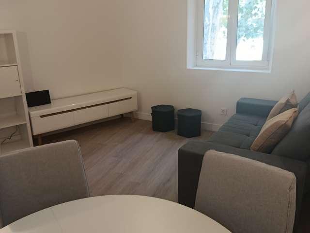 Aluga se apartamento T1 em Cascais