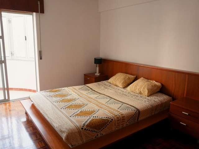 Aluga se apartamento de 2 quartos em Sintra