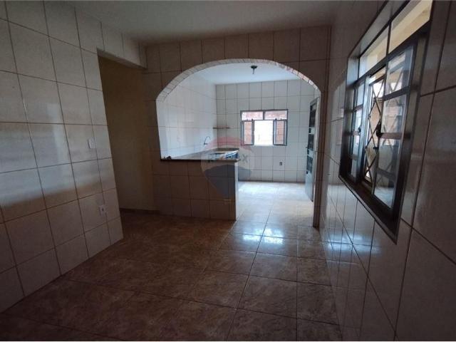 Aluga se apartamento espaçoso e tranquilo com 3 quartos, suite