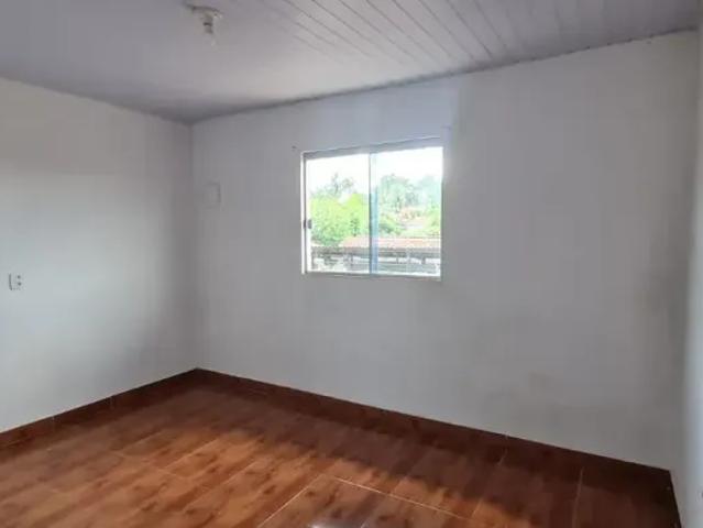 Aluga se apartamentos 02/04 com excelente localização
