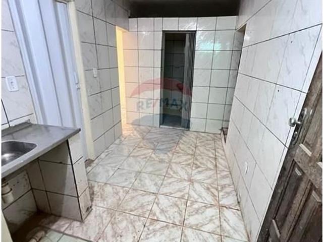 Aluga se casa na Liberdade 2 quartos