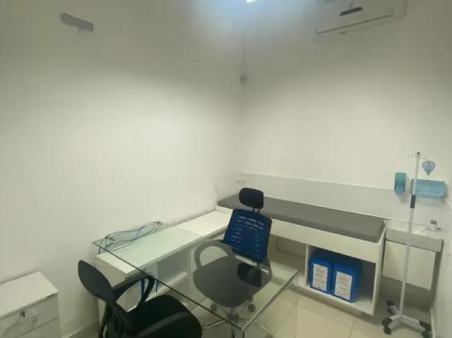 Aluga se clinica completa, com 20 salas, cosultorios odontológico e muito mais no centro