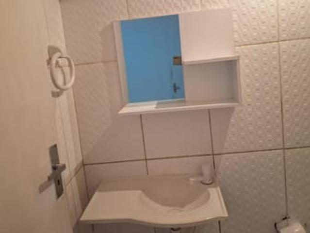 Aluga se quarto suíte mobiliada