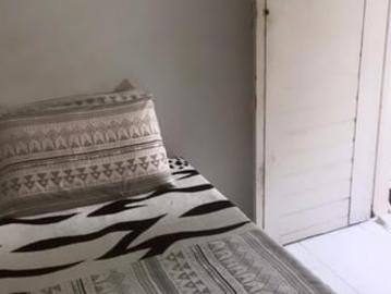 ALUGO 1 QUARTO INDIVIDUAL R$550,00 PARA MOÇA não mobiliado